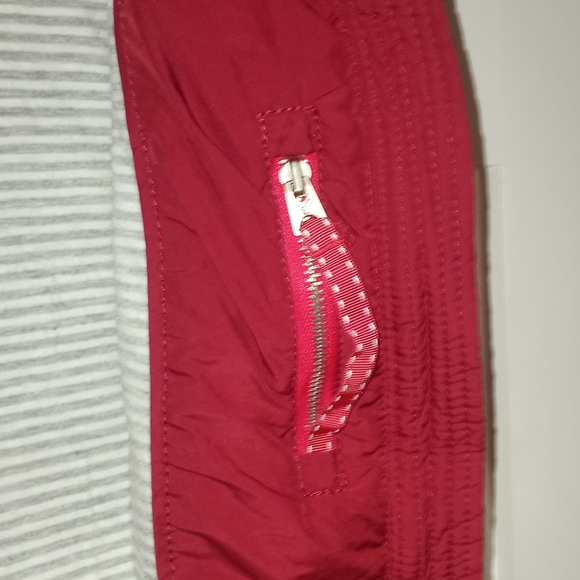 American Eagle Puffer Vest - Picture 6 of 7